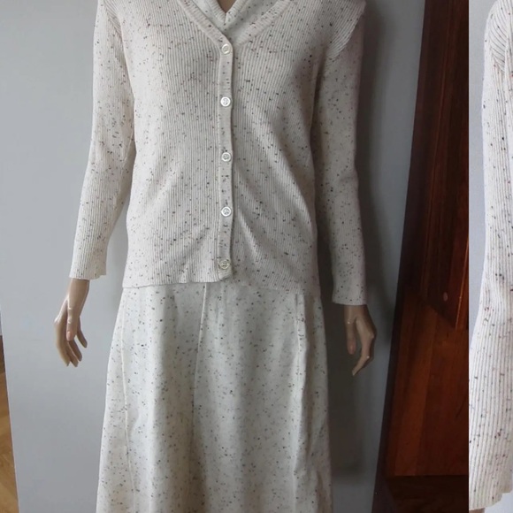 Beautiful 70’s Vintage Italian Confetti Wool Blend Sweater, Tank and skirt - Picture 2 of 10